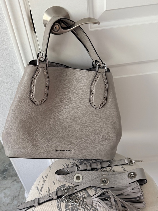 Michael Kors Handbags - Michael Kors Taupe Pebbled Leather Shoulder Tote